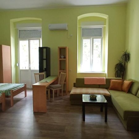 Apartment Kiki Нови-Сад Экстерьер фото