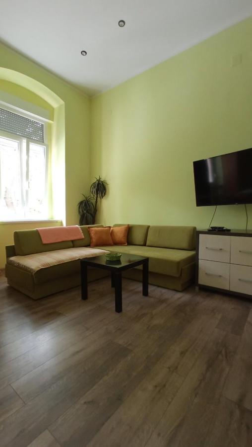 Apartment Kiki Нови-Сад Экстерьер фото
